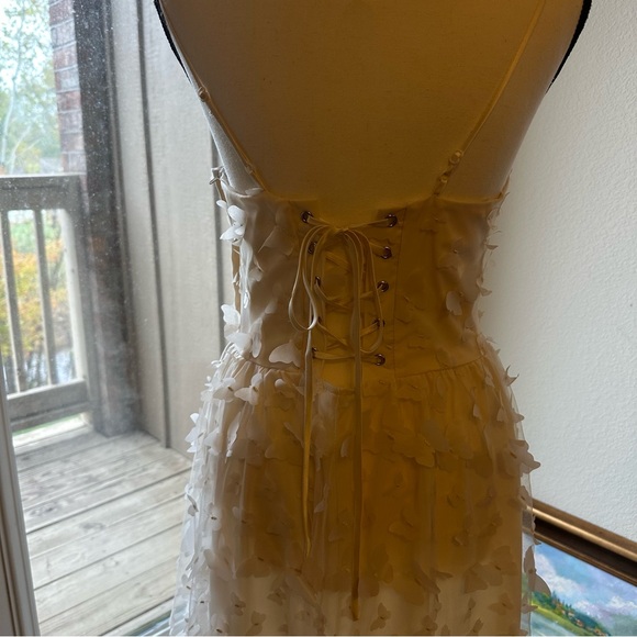 Butterfly Cream Midi Dress - Picture 4 of 7